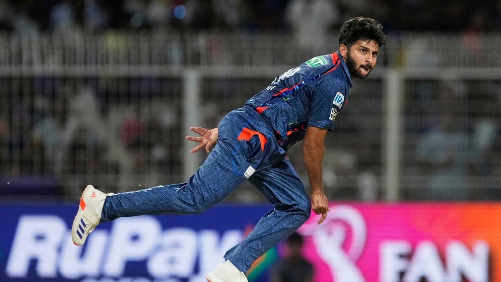 9 मैच में 12 विकेट लेने के बावजूद शार्दुल ठाकुर को ऋषभ पंत ने टीम से क्यों किया बाहर ? सामने आई बड़ी वजह 9 मैच में 12 विकेट लेने के बावजूद शार्दुल ठाकुर को ऋषभ पंत ने टीम से क्यों किया बाहर ? सामने आई बड़ी वजह