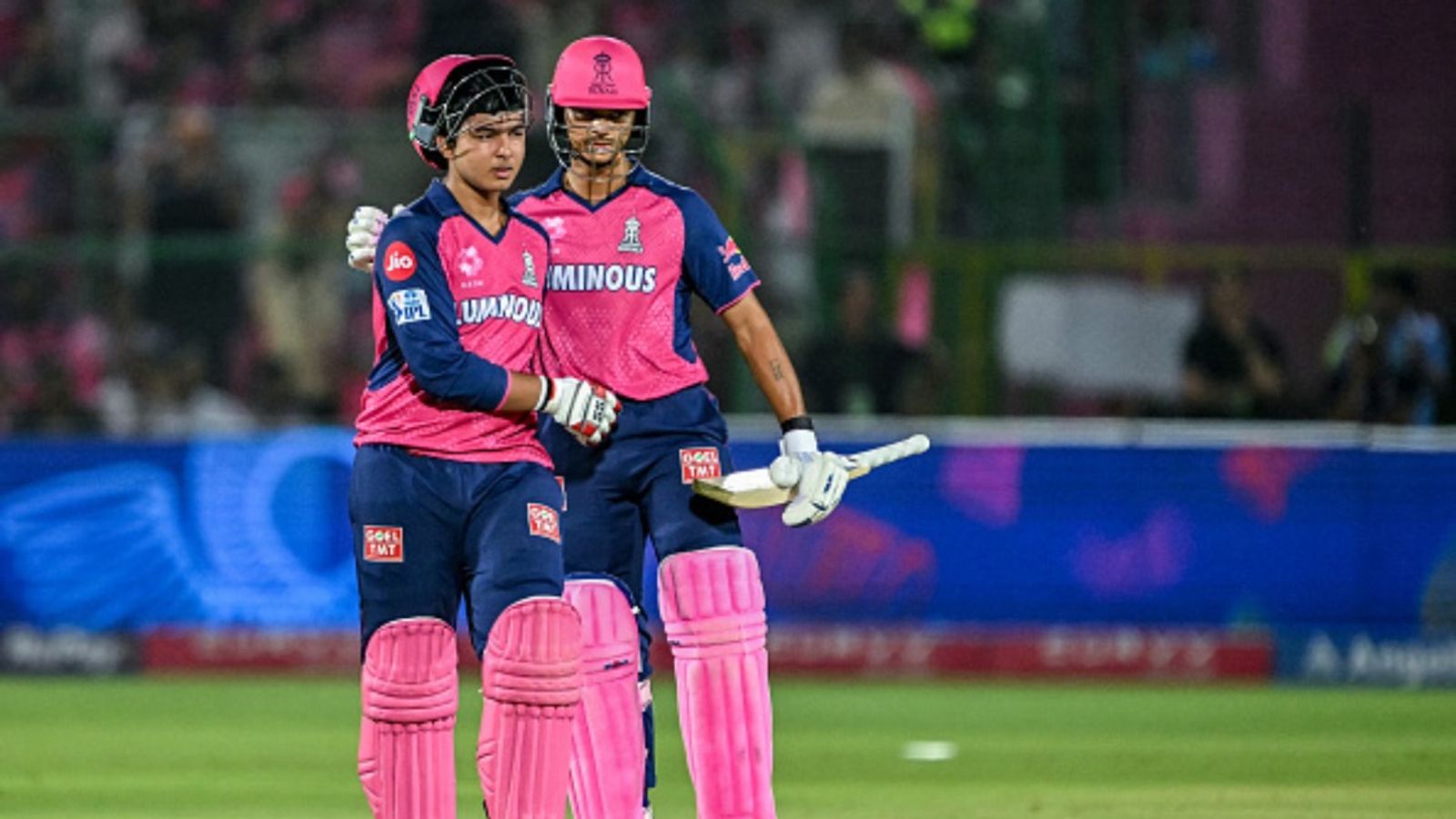 RR vs GT Highlights IPL 2025: सूर्यवंशी के रिकॉर्डतोड़ शतक से राजस्थान रॉयल्स को मिला जीता का वैभव, गुजरात टाइटंस को 25 गेंद पहले 8 विकेट से धोया RR vs GT Highlights IPL 2025: सूर्यवंशी के रिकॉर्डतोड़ शतक से राजस्थान रॉयल्स को मिला जीता का वैभव, गुजरात टाइटंस को 25 गेंद पहले 8 विकेट से धोया