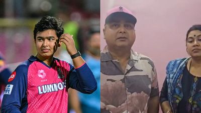 वैभव सूर्यवंशी ने IPL में मचाया तूफान तो पिता हुए भावुक, VIDEO में कहा- पिछले तीन- चार महीनों... SportsTak Hindi