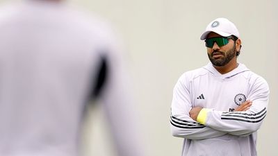 इंग्लैंड दौरे के लिए बीसीसीआई ने 35 खिलाड़ियों को चुना, रोहित शर्मा पर आई बड़ी अपडेट, कप्तानी को लेकर सेलेक्टर्स का घूमा सिर SportsTak Hindi