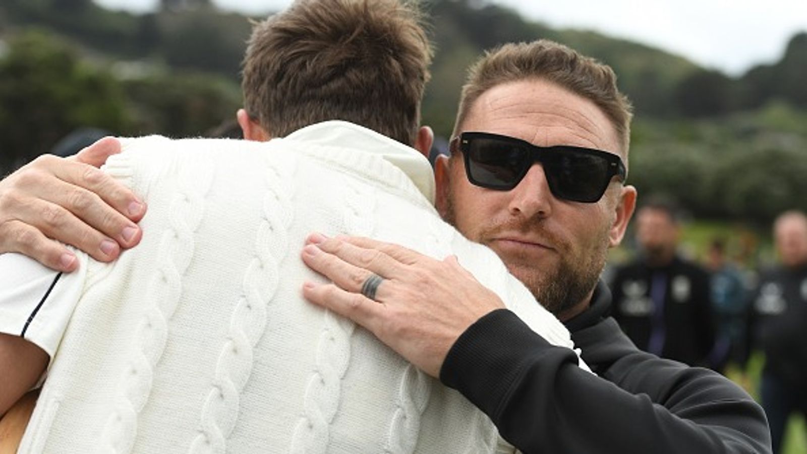 भारत के खिलाफ टेस्ट सीरीज के लिए इंग्लैंड के हेड कोच मैक्कलम का बड़ा दांव, 13 मैचों में 55 विकेट लेने वाले अपने पूर्व साथी खिलाड़ी को बुलाया! भारत के खिलाफ टेस्ट सीरीज के लिए इंग्लैंड के हेड कोच मैक्कलम का बड़ा दांव, 13 मैचों में 55 विकेट लेने वाले अपने पूर्व साथी खिलाड़ी को बुलाया!