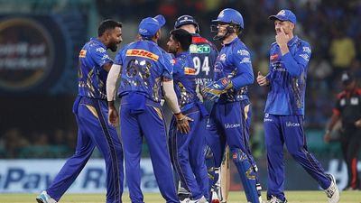 बड़ी खबर: मुंबई इंडियंस का सितारा IPL 2025 से हुआ बाहर, राजस्थान रॉयल्स के खिलाफ मैच से पहले 32 साल के खिलाड़ी ने किया रिप्लेस SportsTak Hindi