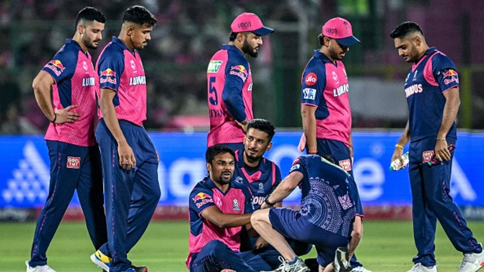 बड़ी खबर: राजस्थान रॉयल्स को लगा सबसे तगड़ा झटका, टीम का अनुभवी गेंदबाज IPL 2025 से बाहर, जानें किसने किया रिप्लेस बड़ी खबर: राजस्थान रॉयल्स को लगा सबसे तगड़ा झटका, टीम का अनुभवी गेंदबाज IPL 2025 से बाहर, जानें किसने किया रिप्लेस