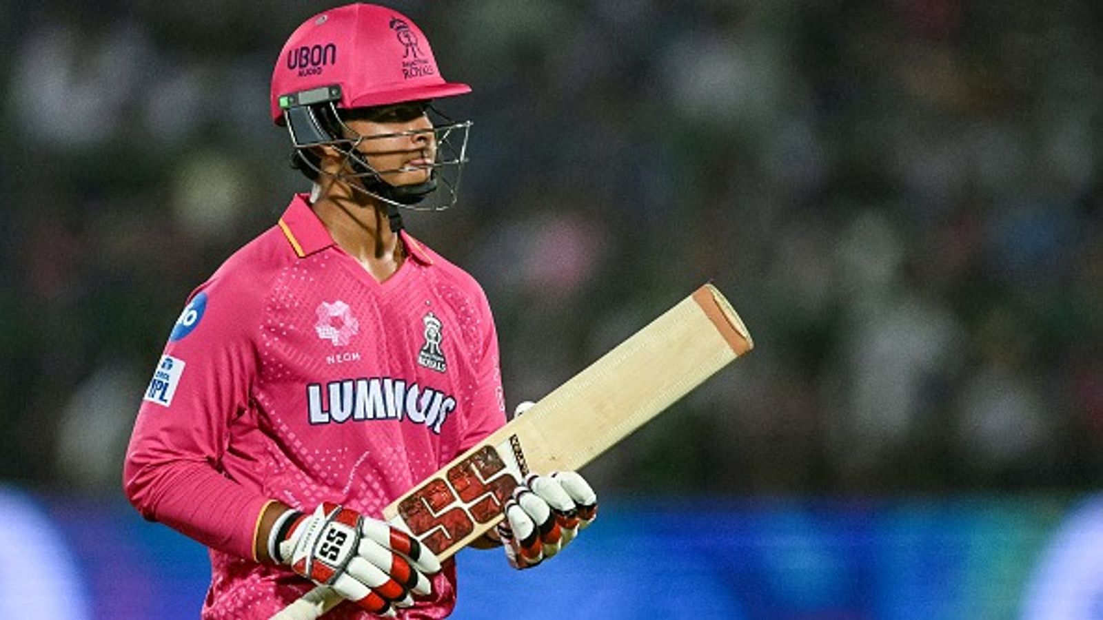 35 गेंदों पर शतक ठोकने वाले वैभव सूर्यवंशी बिना खाता खोले हुए आउट, भारतीय गेंदबाज ने इस तरह फंसाया अपने जाल में, VIDEO 35 गेंदों पर शतक ठोकने वाले वैभव सूर्यवंशी बिना खाता खोले हुए आउट, भारतीय गेंदबाज ने इस तरह फंसाया अपने जाल में, VIDEO