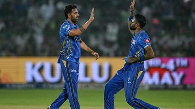 हार्दिक पंड्या की आंख के ऊपर लगे सात टांके, बाल-बाल बचे मुंबई इंडियंस के कप्तान! SportsTak Hindi