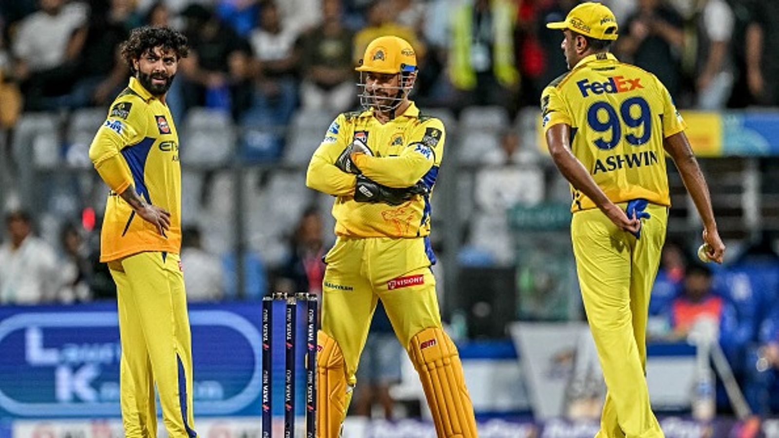 चेन्नई सुपर किंग्स ने क्या लड़ाई की वजह से आर अश्विन को बेंच पर बैठाया? दिग्गज गेंदबाज ने कहा- उनका किसी से झगड़ा... चेन्नई सुपर किंग्स ने क्या लड़ाई की वजह से आर अश्विन को बेंच पर बैठाया? दिग्गज गेंदबाज ने कहा- उनका किसी से झगड़ा...