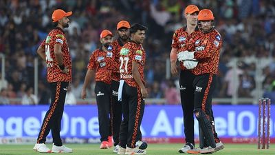 गुजरात टाइटंस की हार के बाद अपनी ही टीम पर भड़का SRH का तेज गेंदबाज, कहा दो गेंदबाज अच्छा प्रदर्शन कर रहे थे, मगर बाकी तीन... SportsTak Hindi