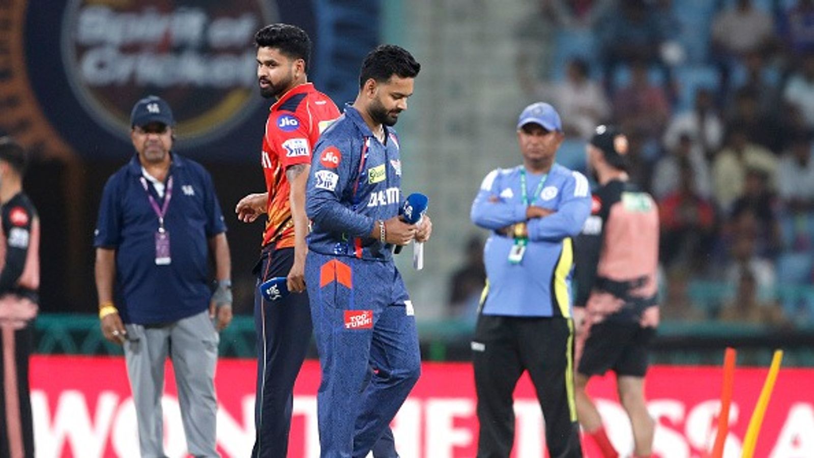 PBKS vs LSG: लखनऊ ने टॉस जीतकर चुनी गेंदबाजी, दोनों टीमों में एक- एक बदलाव, जानें प्लेइंग 11 में किसे मिला मौका PBKS vs LSG: लखनऊ ने टॉस जीतकर चुनी गेंदबाजी, दोनों टीमों में एक- एक बदलाव, जानें प्लेइंग 11 में किसे मिला मौका