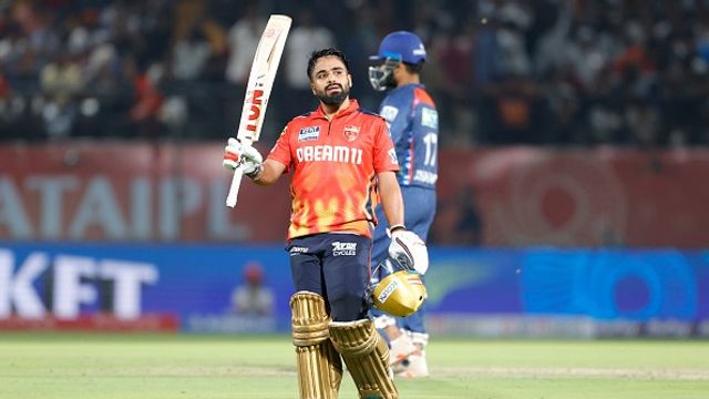 IPL 2025 Points Table Update : पंजाब ने लखनऊ को हराने के साथ मुंबई इंडियंस को पछाड़ा, अंकतालिका में हुआ ये बड़ा बदलाव लखनऊ के सामने 91 रन बनाने के बाद प्रभसिमरन सिंह