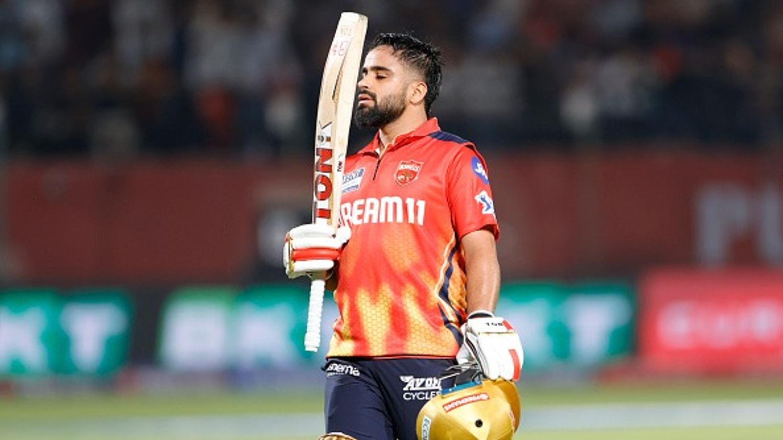 PBKS vs LSG IPL 2025 Highlights : प्रभसिमरन के धमाके से प्लेऑफ्स के करीब पंजाब किंग्स, पंत एंड कंपनी को अपने घर में दी रन से मात PBKS vs LSG IPL 2025 Highlights : प्रभसिमरन के धमाके से प्लेऑफ्स के करीब पंजाब किंग्स, पंत एंड कंपनी को अपने घर में दी रन से मात