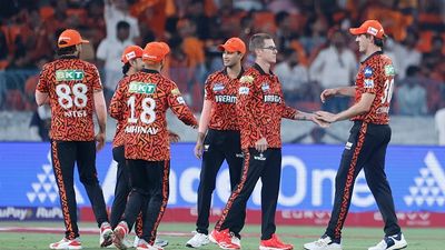 सनराइजर्स हैदराबाद में आया एक मैच में 10 विकेट लेने वाला गेंदबाज, जम्पा के रिप्लेसमेंट खिलाड़ी को किया रिप्लेस SportsTak Hindi