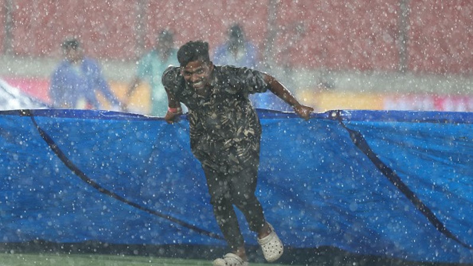 SRH vs DC मुकाबले में 5 ओवर के मैच के लिए क्या है कटऑफ टाइम और नियम, यहां जानें सबकुछ SRH vs DC मुकाबले में 5 ओवर के मैच के लिए क्या है कटऑफ टाइम और नियम, यहां जानें सबकुछ