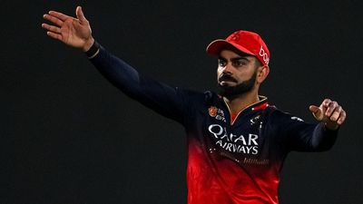 विराट कोहली ने क्यों छोड़ी RCB की कप्तानी? अब खुद किया खुलासा, बोले- मेरे लिए यह बहुत मुश्किल हो गया था कि... SportsTak Hindi