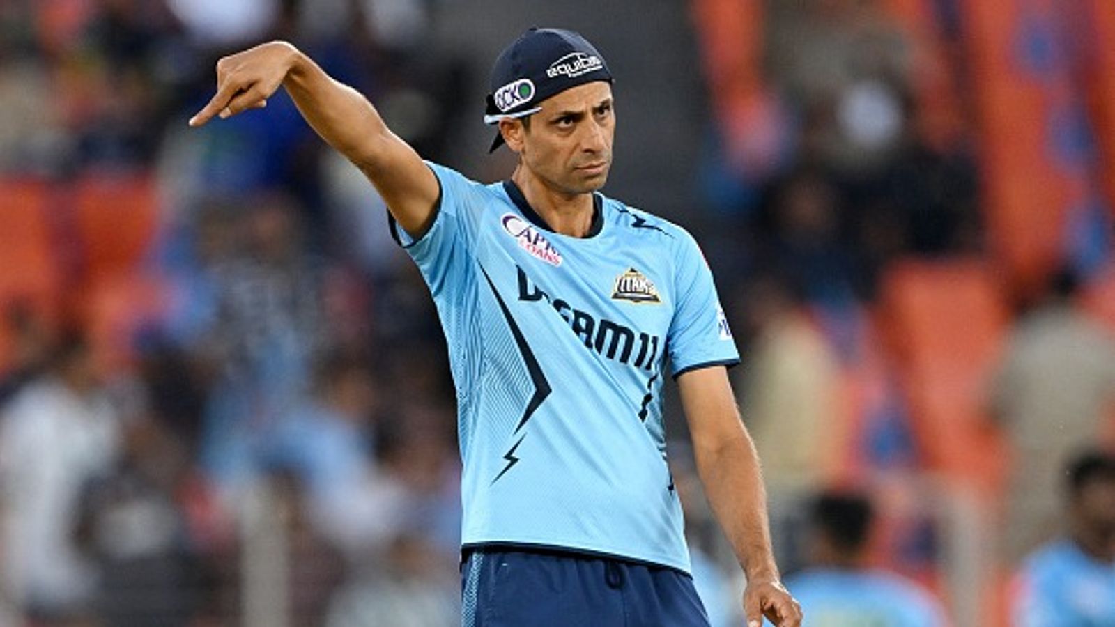 आशीष नेहरा को BCCI ने दी कड़ी सजा, गुजरात टाइटंस के हेड कोच की जीत के बाद मैच फीस कटी, जानें पूरा मामला आशीष नेहरा को BCCI ने दी कड़ी सजा, गुजरात टाइटंस के हेड कोच की जीत के बाद मैच फीस कटी, जानें पूरा मामला