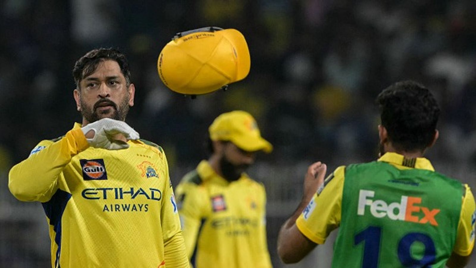 Bomb Threat: चेन्नई सुपर किंग्स और कोलकाता मुकाबले में बम ब्लास्ट की धमकी से हड़कंप, स्टेडियम की सुरक्षा बढ़ाई Bomb Threat: चेन्नई सुपर किंग्स और कोलकाता मुकाबले में बम ब्लास्ट की धमकी से हड़कंप, स्टेडियम की सुरक्षा बढ़ाई