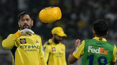 Bomb Threat: चेन्नई सुपर किंग्स और कोलकाता मुकाबले में बम ब्लास्ट की धमकी से हड़कंप, स्टेडियम की सुरक्षा बढ़ाई SportsTak Hindi