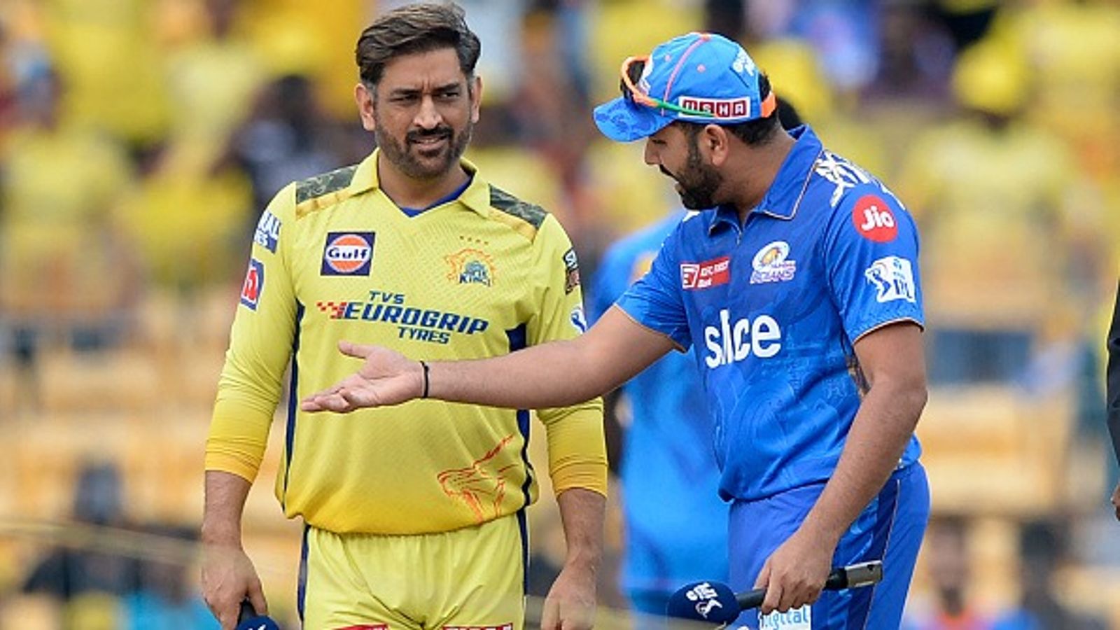 रोहित शर्मा ने धोनी के अंदाज में किया टेस्ट क्रिकेट से संन्यास का ऐलान, स्पेशल कनेक्शन आया सामने, फैंस भी हुए हैरान टॉस के दौरान रोहित शर्मा और एमएस धोनी