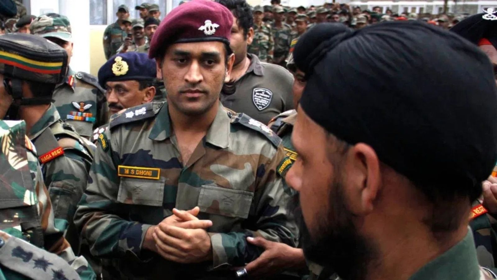 महेंद्र सिंह धोनी, अभिनव बिंद्रा ऑपरेशन सिंदूर के लिए भारतीय सेना के साथ करेंगे काम! भारत-पाक जंग के बीच सरकार का बड़ा कदम महेंद्र सिंह धोनी, अभिनव बिंद्रा ऑपरेशन सिंदूर के लिए भारतीय सेना के साथ करेंगे काम! भारत-पाक जंग के बीच सरकार का बड़ा कदम