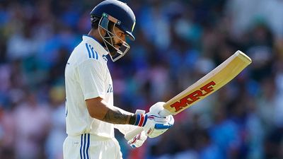 'सीनियर खिलाड़ियों को अक्सर हटाया जाता है', विराट कोहली के बचपन के कोच राजकुमार शर्मा का चौंकाने वाला खुलासा SportsTak Hindi