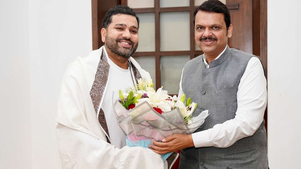 'नया चैप्‍टर..', रोहित शर्मा ने टेस्‍ट से रिटायरमेंट के बाद की महाराष्‍ट्र के मुख्‍यमंत्री देवेंद्र फडणवीस से मुलाकात, वायरल फोटो ने बढ़ाई हलचल