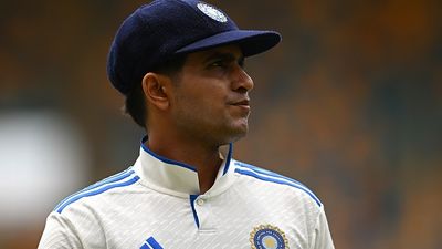 IND vs ENG टेस्ट सीरीज से पहले BCCI को 'अनुभवहीन' शुभमन गिल को लेकर चेतावनी, इंग्लैंड के दिग्गज स्पिनर ने कहा किसी ऐसे को कप्तानी... SportsTak Hindi