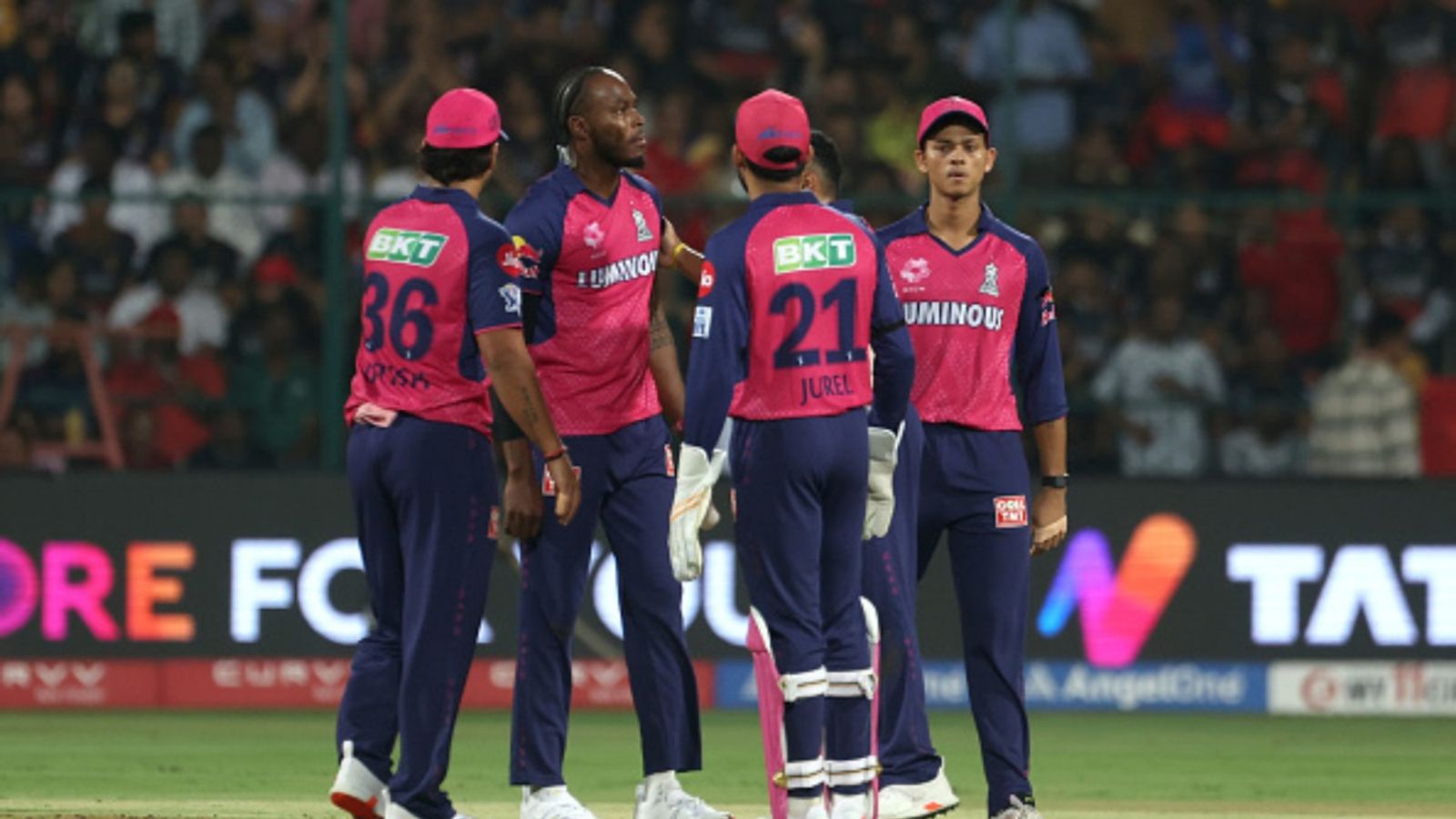 राजस्थान रॉयल्स को 12.50 करोड़ के खिलाड़ी से मिला धोखा! 7300 किमी दूर से क्यों नहीं आएगा वापस, जानें बड़ी वजह राजस्थान रॉयल्स को 12.50 करोड़ के खिलाड़ी से मिला धोखा! 7300 किमी दूर से क्यों नहीं आएगा वापस, जानें बड़ी वजह