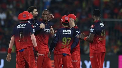 बड़ी खबर : साउथ अफ्रीका के 8 खिलाड़ी नहीं होंगे IPL 2025 के प्लेऑफ का हिस्सा, जानें किस टीम को लगा सबसे बड़ा सदमा SportsTak Hindi
