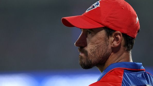 11.75 करोड़ वाले मिचेल स्टार्क को फटका, दिल्ली कैपिटल्स को बीच IPL छोड़ने से उनको करोड़ों का नुकसान, जानें कितनी कटेगी सैलरी?