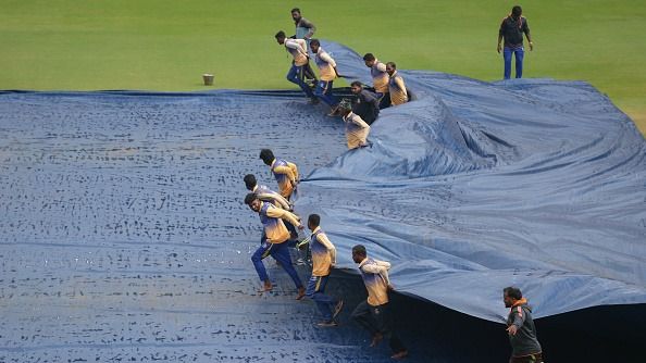 RCB फैंस के लिए बेहद बुरी खबर, बारिश के चलते धुल सकता है KKR के खिलाफ मैच, जानें मौसम का हाल