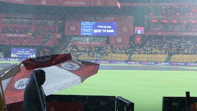 IPL 2025: क्या होगा अगर बारिश के चलते धुल जाएगा RCB vs KKR का मैच, जानें किसे होगा फायदा और कौन होगा बाहर SportsTak Hindi