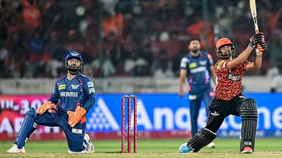 LSG vs SRH Predicted playing XI: लखनऊ सुपर जायंट्स के लिए करो या मरो मुकाबला, सनराइजर्स हैदराबाद के खिलाफ टीम में दो बड़े बदलाव! SportsTak Hindi