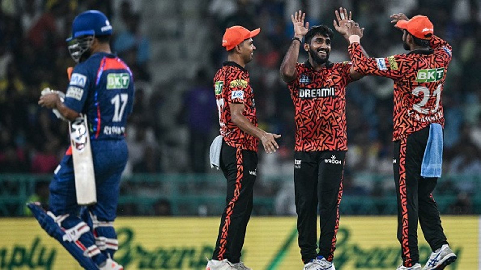 IPL 2025 Points Table Update: SRH ने किया लखनऊ सुपर जायंट्स का बोरिया बिस्तर पैक, जानें पाइंट्स टेबल में क्या हुआ बदलाव IPL 2025 Points Table Update: SRH ने किया लखनऊ सुपर जायंट्स का बोरिया बिस्तर पैक, जानें पाइंट्स टेबल में क्या हुआ बदलाव