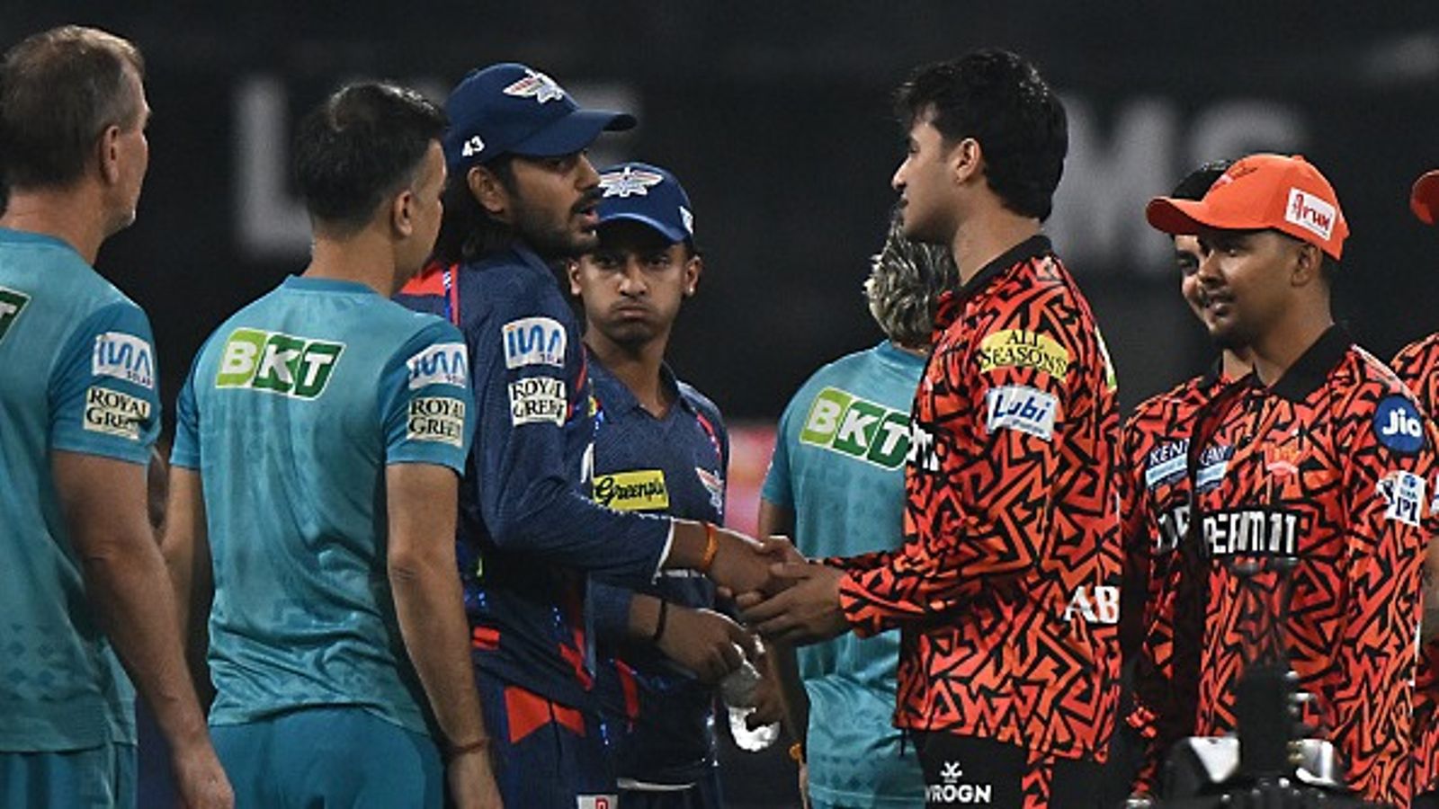 दिग्वेश राठी ने विकेट लेने के बाद ऐसा क्या कहा कि भड़क गए अभिषेक शर्मा, मैच के बाद बल्लेबाज ने बताई पूरी कहानी दिग्वेश राठी ने विकेट लेने के बाद ऐसा क्या कहा कि भड़क गए अभिषेक शर्मा, मैच के बाद बल्लेबाज ने बताई पूरी कहानी