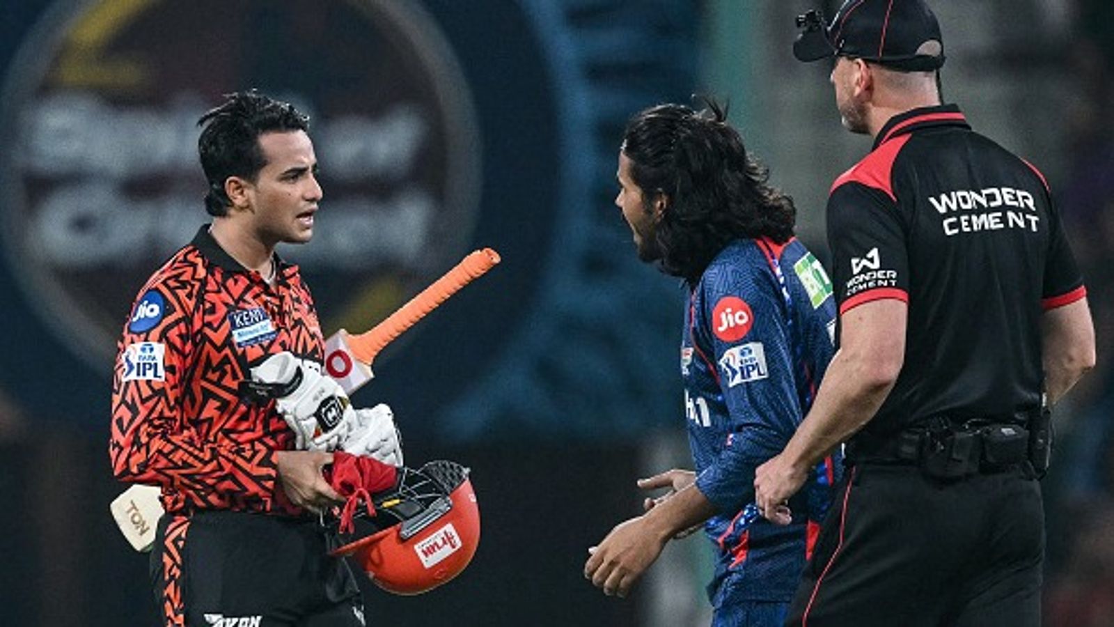 IPL 2025: दिग्वेश राठी पर लगा बैन, अभिषेक शर्मा को भी बीसीसीआई ने दी सजा, लखनऊ और हैदराबाद की टीमों को तगड़ा झटका IPL 2025: दिग्वेश राठी पर लगा बैन, अभिषेक शर्मा को भी बीसीसीआई ने दी सजा, लखनऊ और हैदराबाद की टीमों को तगड़ा झटका