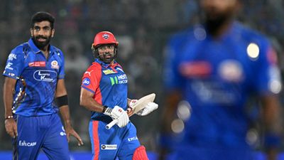 MI vs DC मैच पर बारिश का साया, अगर रद्द हुआ मुकाबला तो कौन सी टीम को प्लेऑफ के लिए तगड़ा फायदा और किसे नुकसान, जानें सभी समीकरण Karun Nair, Jasprit Bumrah