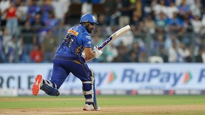 रोहित शर्मा का बुरा हाल, बैटिंग पिच पर फिर हुए फ्लॉप, लेफ्ट आर्म गेंदबाज बना काल SportsTak Hindi