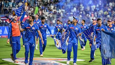 IPL 2025: हार्दिक पंड्या की मुंबई इंडियंस अब कैसे टॉप-2 कर सकती है एंट्री? सामने तीन टीमों की चुनौती SportsTak Hindi