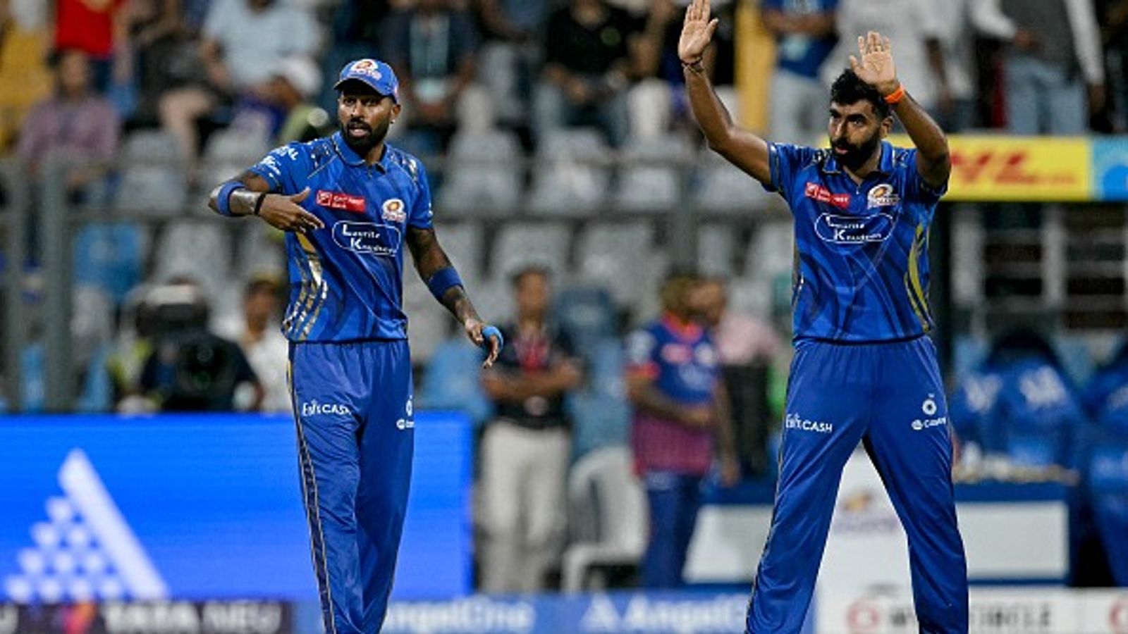 'मैं जब चाहूं उन्हें...', मुंबई इंडियंस की टीम में बुमराह और सेंटनर की मौजूदगी पर हार्दिक पंड्या का बड़ा बयान 'मैं जब चाहूं उन्हें...', मुंबई इंडियंस की टीम में बुमराह और सेंटनर की मौजूदगी पर हार्दिक पंड्या का बड़ा बयान