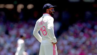 केएल राहुल या फिर शुभमन गिल नहीं बल्कि 33 साल का ये खिलाड़ी होगा विराट कोहली का बेस्ट रिप्लेसमेंट, संजय बांगर का बड़ा बयान SportsTak Hindi