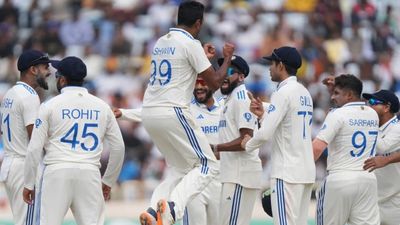 भारत के लिए बुरी खबर, इंग्लैंड दौरे की टीम इंडिया से बाहर रहेगा यह तूफानी गेंदबाज! इस वजह से कट सकता है पत्ता Indian Test Team