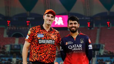 RCB के लिए कप्तानी करने क्यों नहीं आए रजत पाटीदार? जितेश शर्मा ने कप्तान बनते ही कहा - हमारी टीम का मैनेजमेंट अब... Pat Cummins and Rajat Patidar