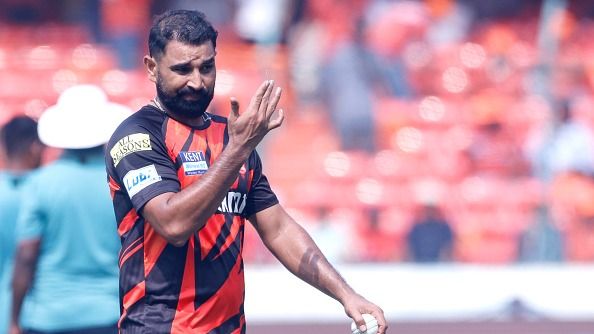 मोहम्मद शमी की खराब फॉर्म पर हेड कोच ने तोड़ी चुप्पी, चोट से शानदार वापसी ना कर पाने पर बोले- पिछले 18 महीने में खेल तेजी से आगे बढ़ गया और वह... मोहम्मद शमी की खराब फॉर्म पर हेड कोच ने तोड़ी चुप्पी, चोट से शानदार वापसी ना कर पाने पर बोले- पिछले 18 महीने में खेल तेजी से आगे बढ़ गया और वह...