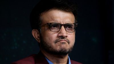 बीच समंदर सौरव गांगुली के भाई और भाभी के साथ बड़ा हादसा, तेज लहर के कारण पलटी नाव SportsTak Hindi