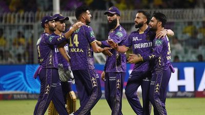 कोलकाता नाइट राइडर्स को जिस खिलाड़ी ने बनाया था चैंपियन, सालगिरह जश्न के दौरान उसे ही कर दिया फोटो से बाहर SportsTak Hindi