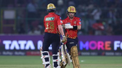 PBKS vs MI IPL 2025: मुंबई इंडियंस को हराकर छाए पंजाब किंग्स, सात विकेट की धमाकेदार जीत से टॉप-2 में जगह पक्की, हार्दिक की सेना के दांवपेंच फेल SportsTak Hindi