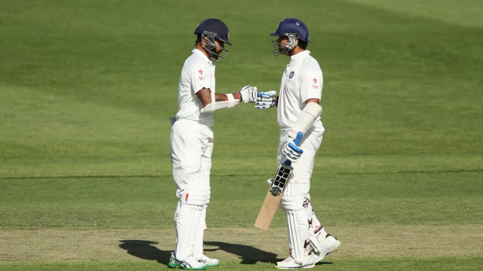 टूटे हाथ से खेला लेकिन अगले टेस्ट में टीम इंडिया से बाहर कर दिया, टीम इंडिया के धाकड़ ओपनर का तूफानी खुलासा टूटे हाथ से खेला लेकिन अगले टेस्ट में टीम इंडिया से बाहर कर दिया, टीम इंडिया के धाकड़ ओपनर का तूफानी खुलासा