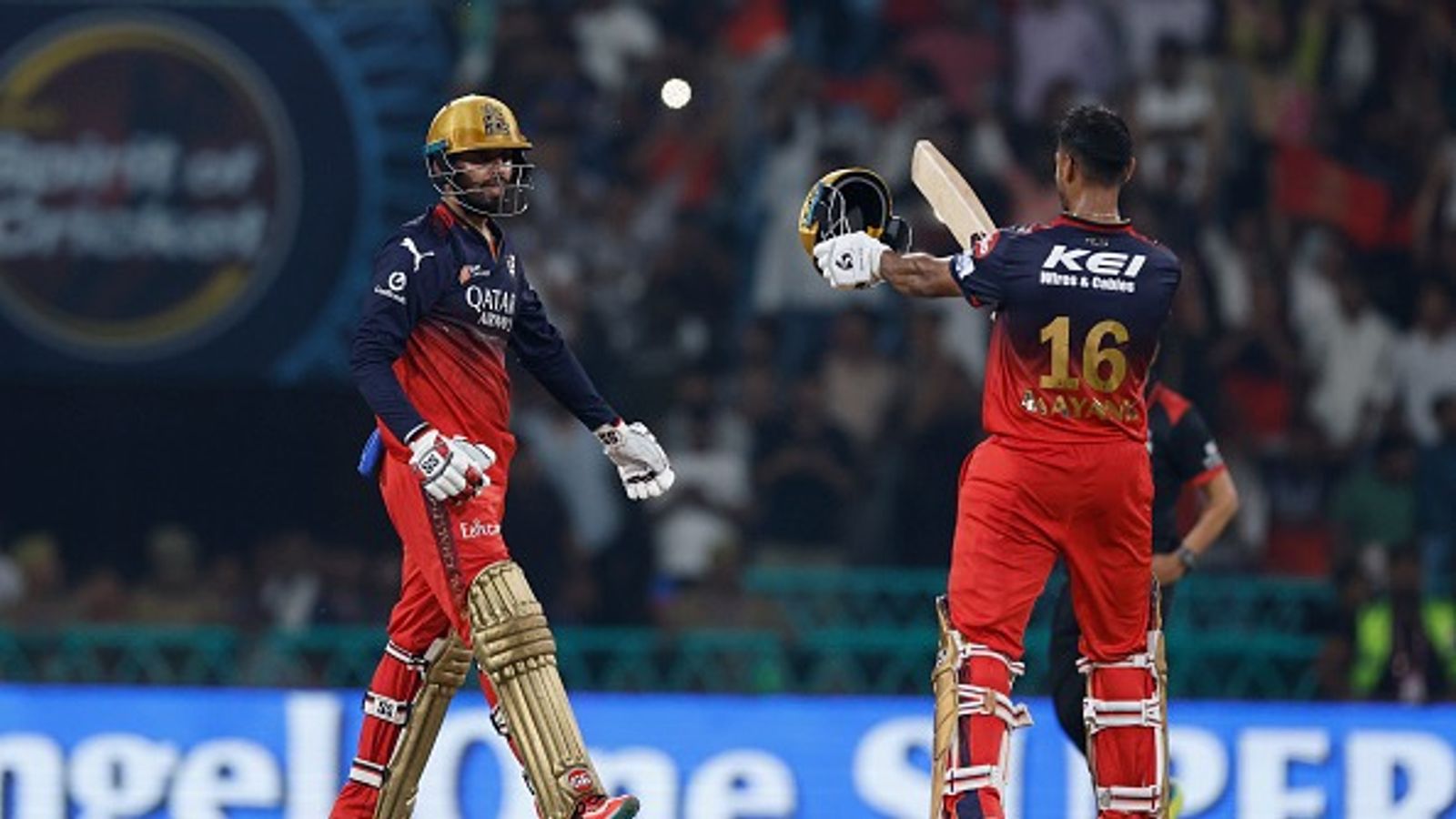 LSG vs RCB: जितेश शर्मा और विराट कोहली ने पंत के शतक पर फेरा पानी, RCB को 6 विकेट से दिलाई धमाकेदार जीत, क्वालीफायर 1 में अब पंजाब से टक्कर LSG vs RCB: जितेश शर्मा और विराट कोहली ने पंत के शतक पर फेरा पानी, RCB को 6 विकेट से दिलाई धमाकेदार जीत, क्वालीफायर 1 में अब पंजाब से टक्कर