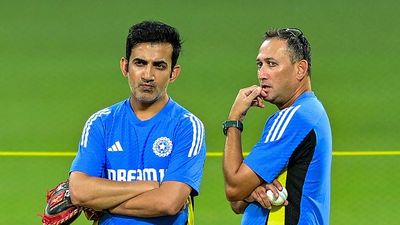 संजय मांजरेकर का गौतम गंभीर- अजीत अगरकर पर बड़ा आरोप, कहा- इंग्लैंड दौरे के लिए टीम का चयन सही नहीं, खिलाड़ियों को... SportsTak Hindi