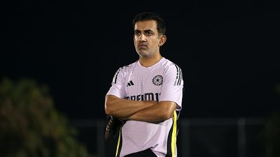 इंग्लैंड दौरे पर श्रेयस अय्यर को टीम में शामिल न करने के सवाल पर भड़के गौतम गंभीर, जानें क्या दिया जवाब SportsTak Hindi