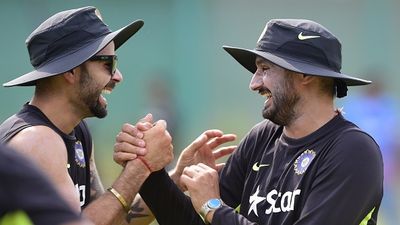 'विराट कोहली जब रिटायर हुए थे तब मेरी बेटी ने उन्हें मैसेज किया था', हरभजन सिंह का बड़ा खुलासा, बताया- रिप्लाई में पूर्व कप्तान का क्या था जवाब SportsTak Hindi